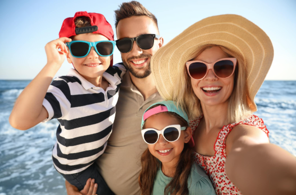Les lunettes de soleil : un indispensable à tout âge ☀️😎