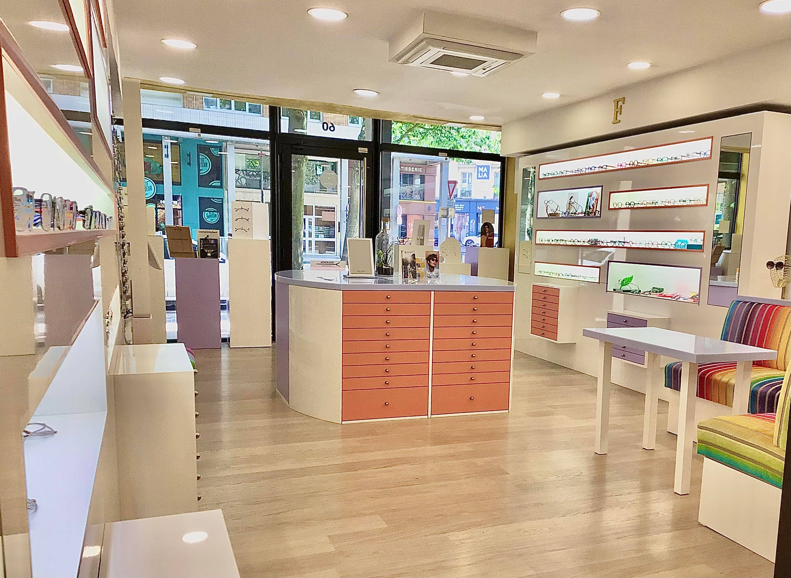 VITRINE JUIN 25